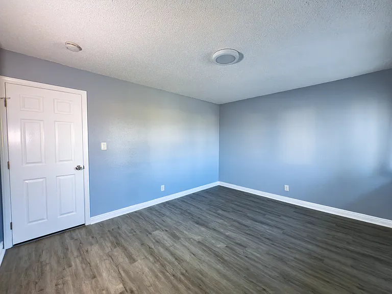 10923 California Ave #B — Photo 18
