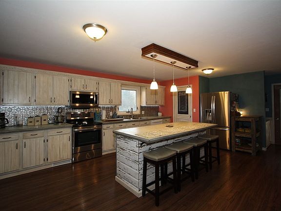 3rd image of 514 N 4th St
