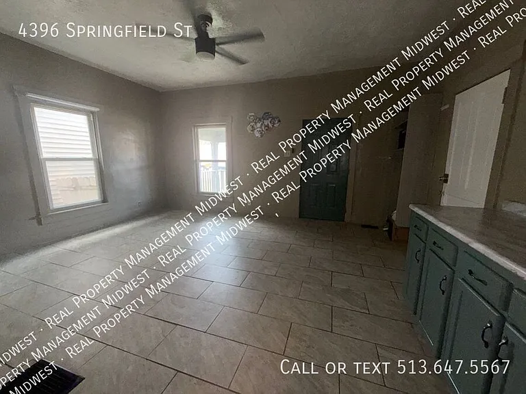 4396 Springfield St — Photo 4