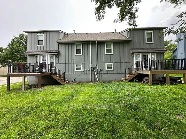 1420 SE 7th Pl — Photo 36