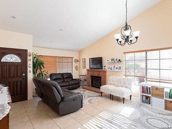 4th image of 13146 Bavarian Dr
