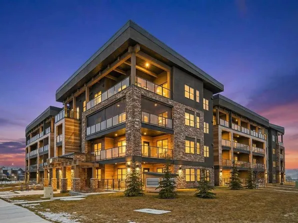 55 NE Wolf Hollow Cres SE #301, Calgary, AB T2X 1T8