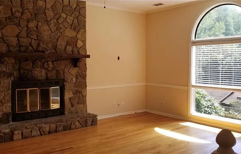 3386 Shorelake Dr — Photo 2
