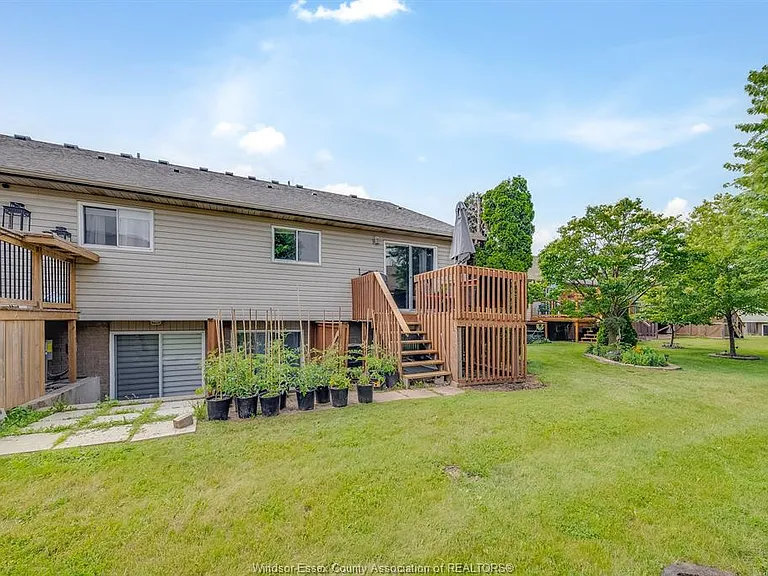 1425 Mickaila Cres — Photo 45