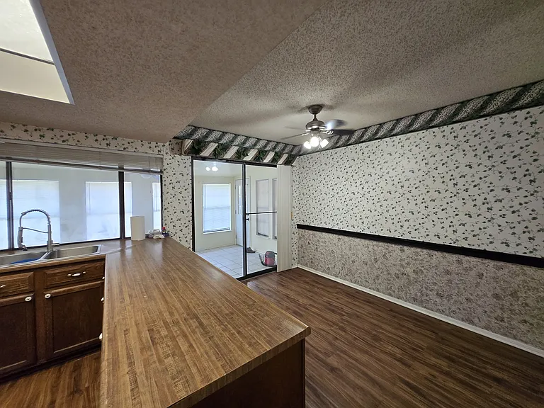 3502 McCormick St — Photo 6