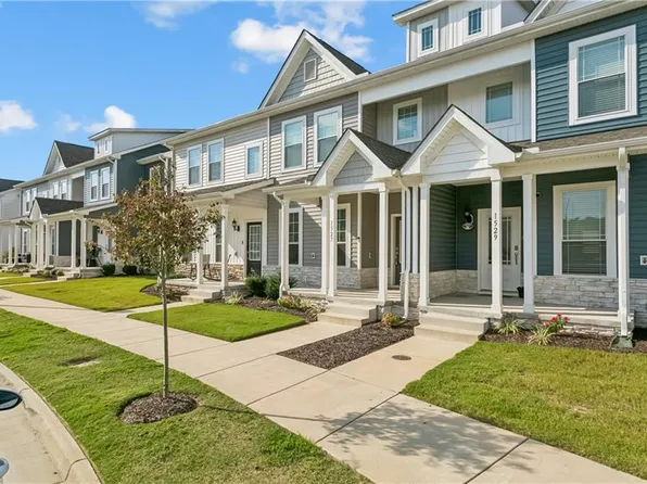 1527 Auckland Ct, Newport News, VA 23608