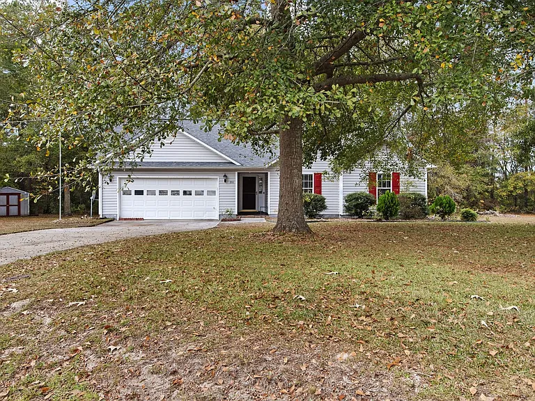 206 Chokecherry S — Photo 2