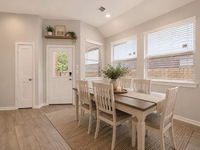 731 Lacebark Elm Trl — Photo 14