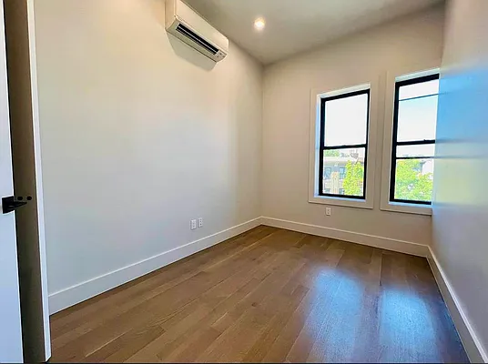 Rented by null | media 27