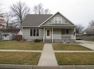737 W 9th St, Fremont, NE 68025