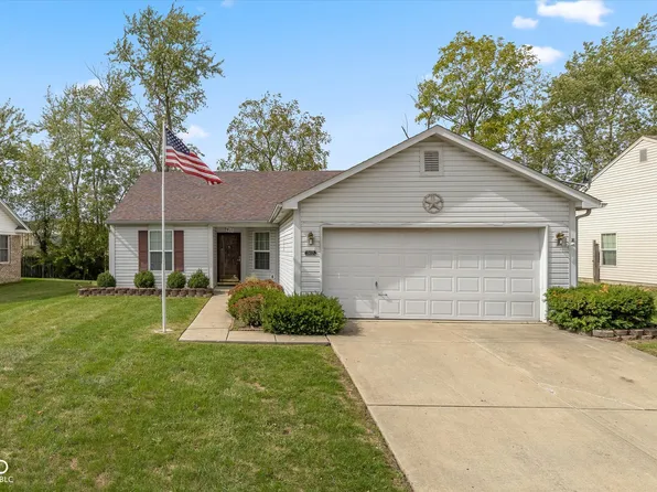 2412 Lakeshore Ct, Lebanon, IN 46052