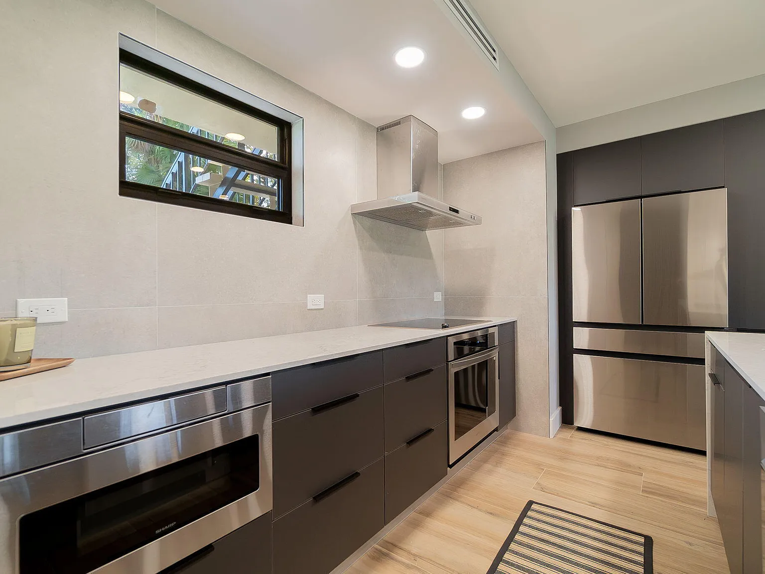 2 bed, 2.0 bath, 1400 sqft, $9,000 — Photo 3