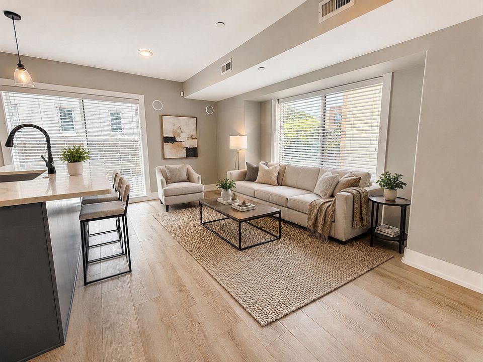 1st image of 809 N 17th St #2