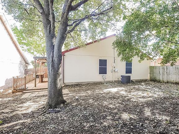 5th image of 4834 Abbott Ave