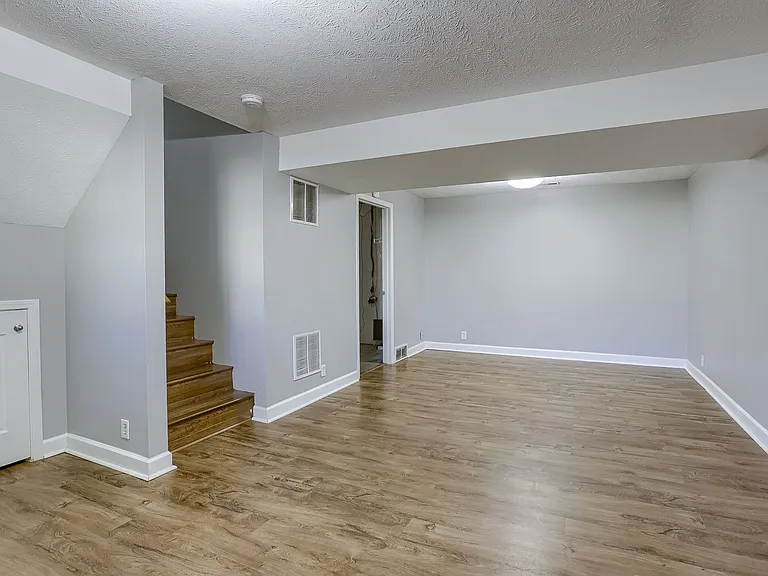 7333 S 183rd St — Photo 21