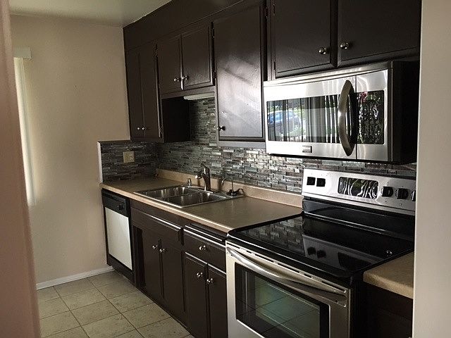 1st image of 117 E Bay Blvd