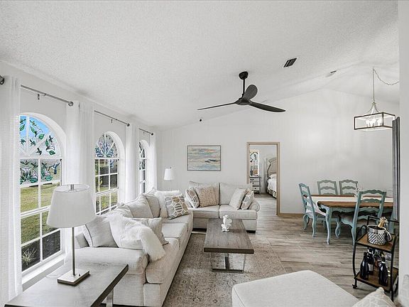4th image of 270 Avens Road NE
