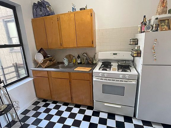 4th image of 173 E 101st St APT 4