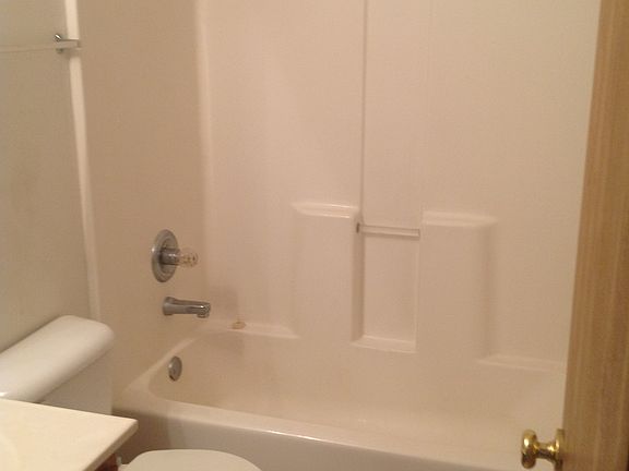 3rd image of 1604 N Main St APT E