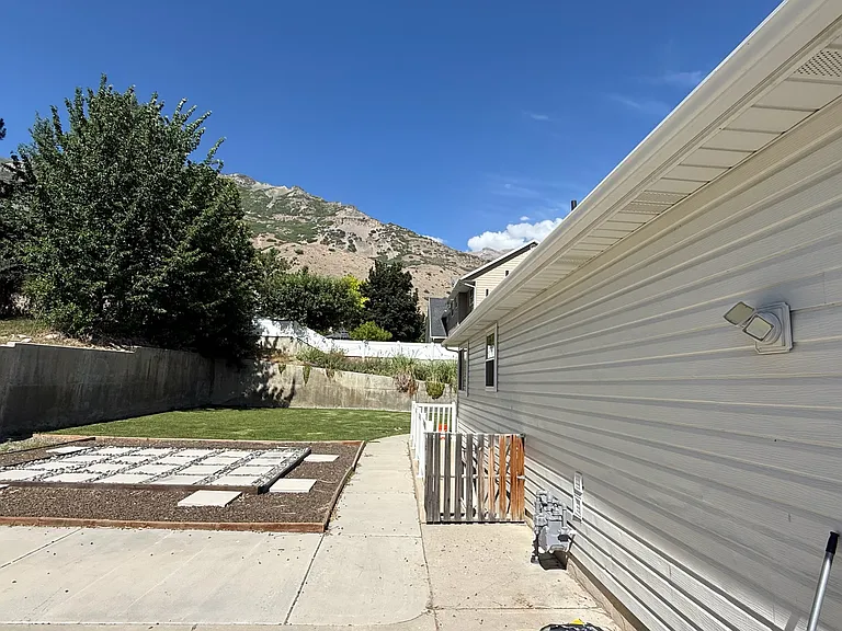 1184 N 850 E — Photo 2