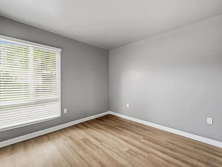 2536 White Oak Pl #5 — Photo 16