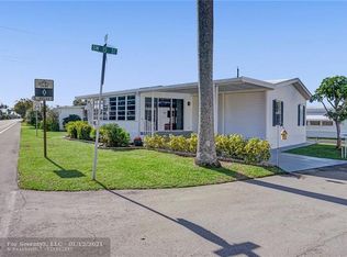 8600 SW 15th St, Davie, FL 33324