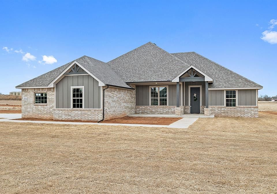 1st image of 1922 E Ranch Ln