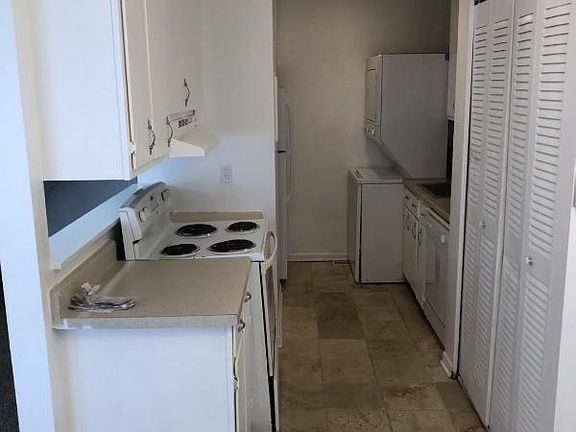 3rd image of 3257 Lupine Dr