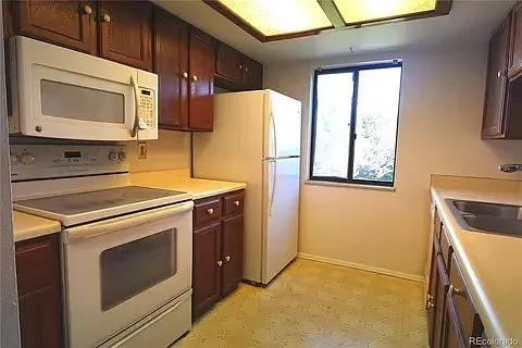 3 bed, 1200 sqft, $800 — Photo 2