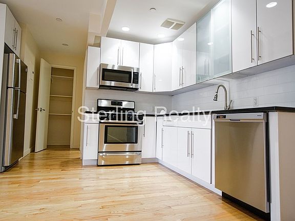 4th image of 23-15 Astoria Blvd #B2