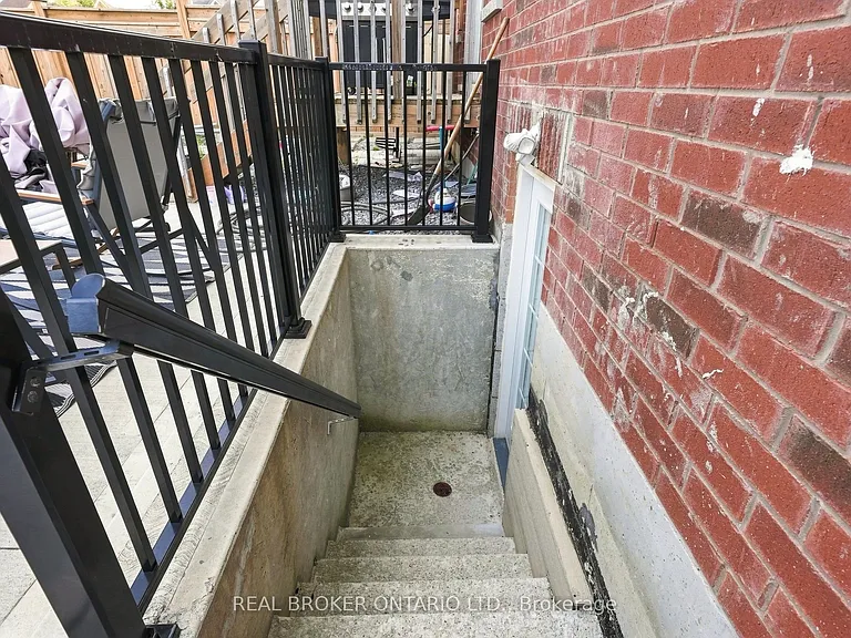133 Elephant Hill Dr #BASEMENT — Photo 2
