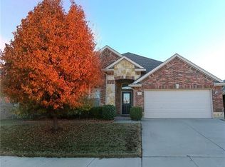 4004 Elmgreen Dr, Roanoke, TX 76262