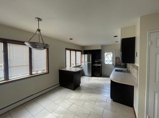 7 Saddler Ct, Huntington Station, NY 11746