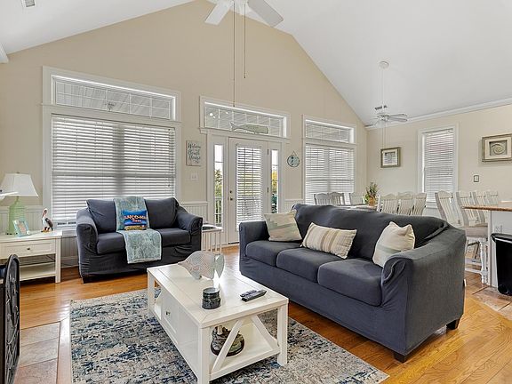 2nd image of 1333 Wesley Ave #2