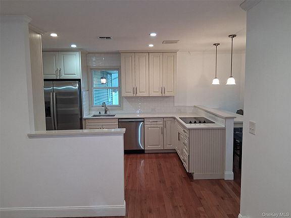 3rd image of 71 Cooks Road
