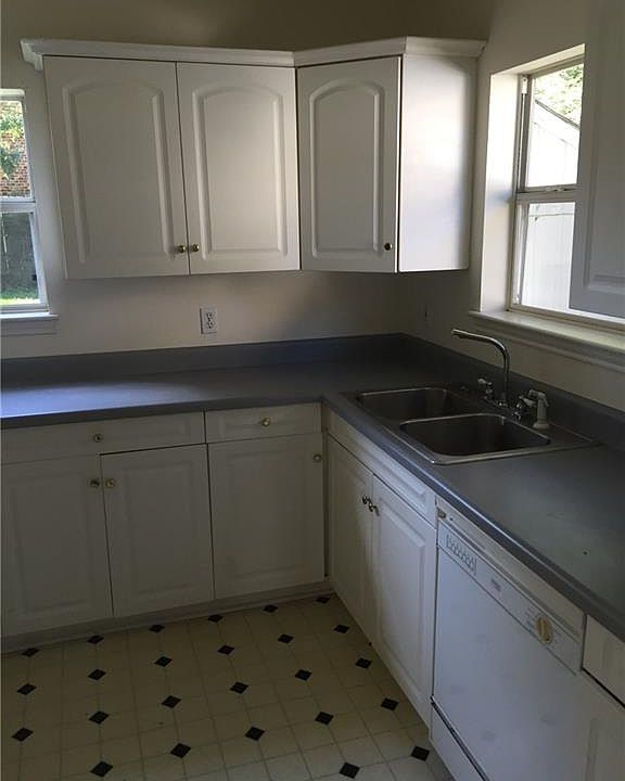 2nd image of 5107 Manett St