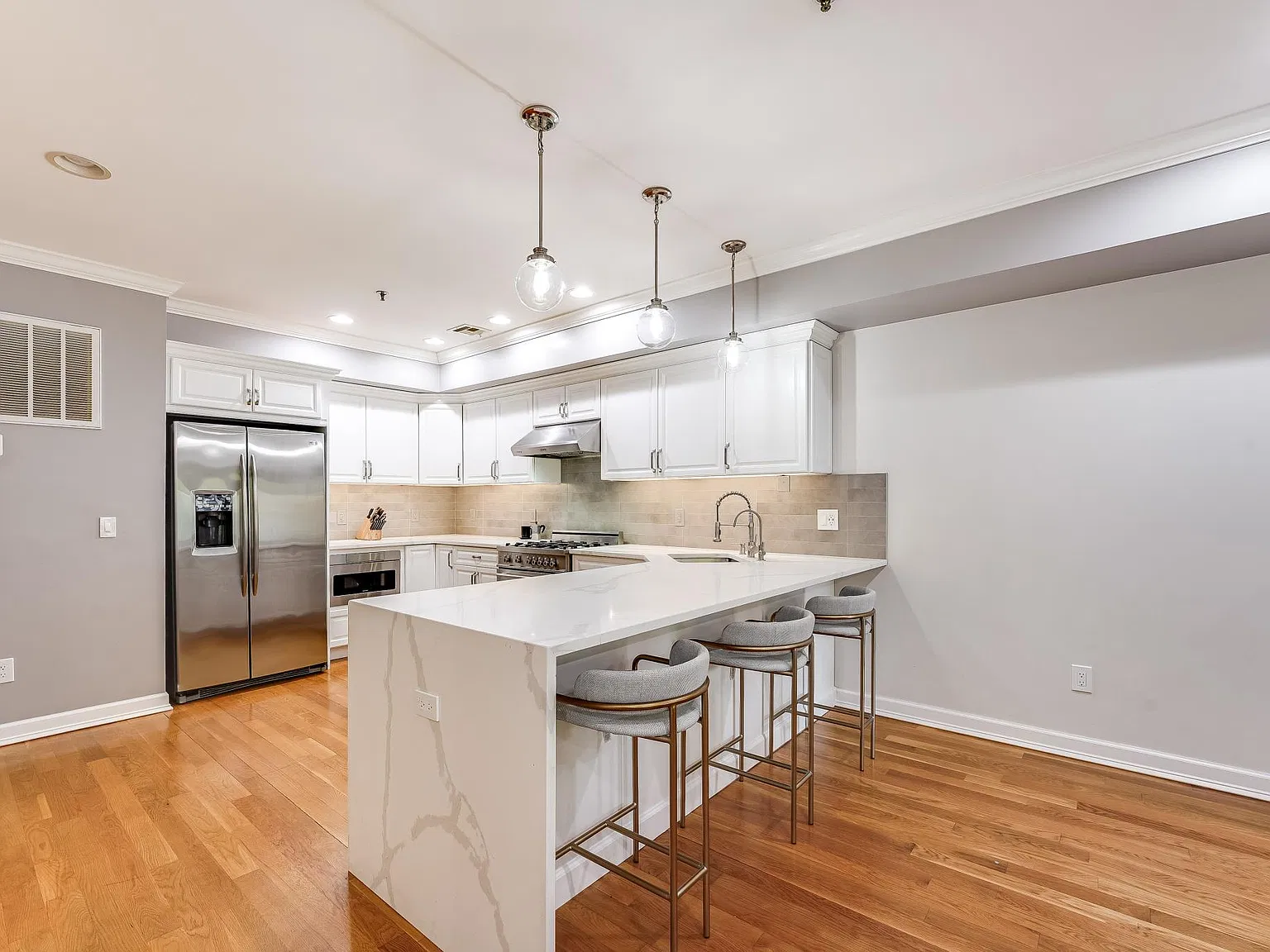 78 Monroe St — Photo 3