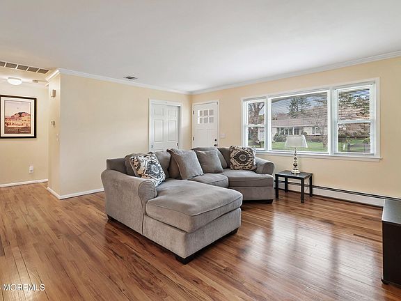 3rd image of 30 Edinburgh Drive
