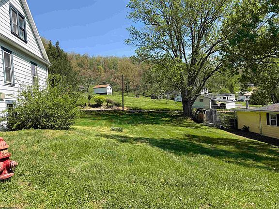 3rd image of 1830 Pearlman Ave