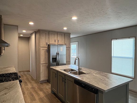5th image of E22 Meadows Ct