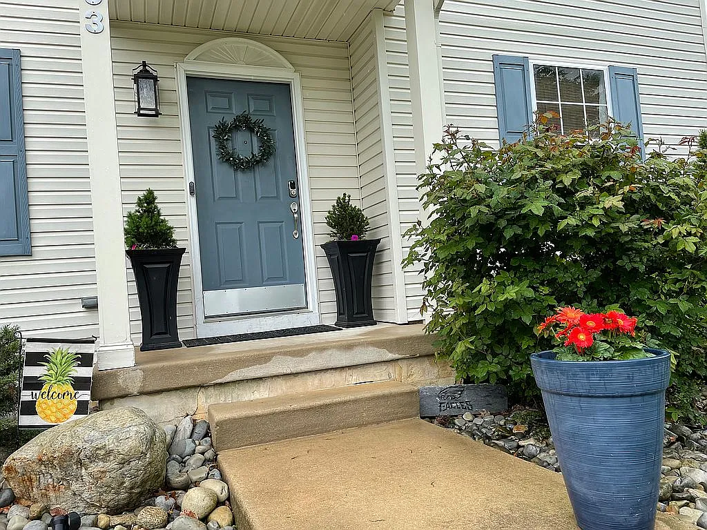63 Candlewood Dr photo 1