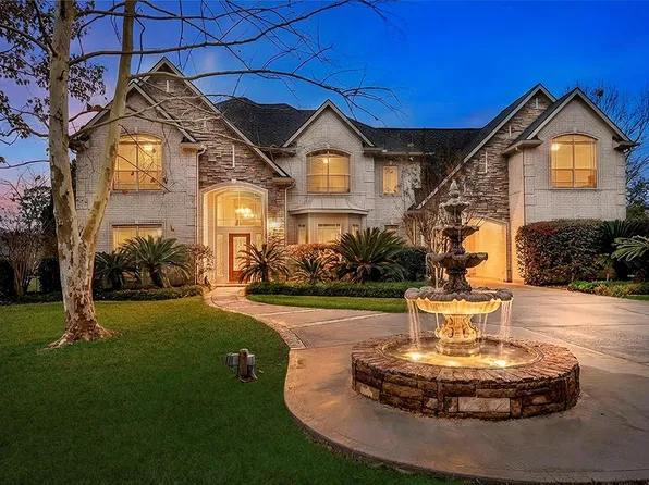 11827 Water Oak Dr, Magnolia, TX 77354