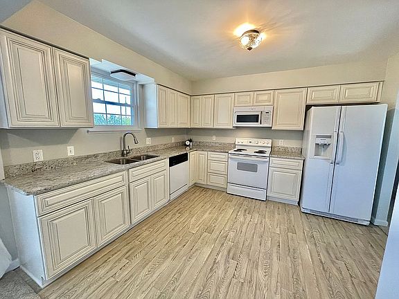 New kitchen/ Granite
