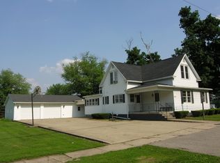 107 N Division St, Stanford, IL 61774