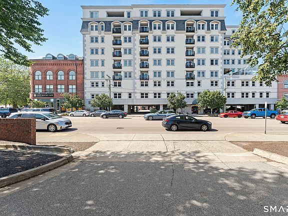 5th image of 461 Bank Street #302