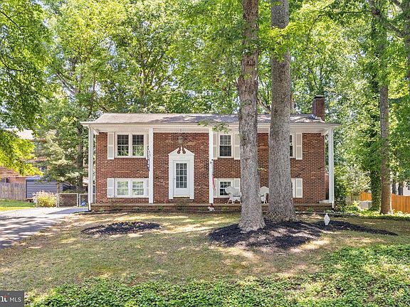 3rd image of 11823 Rutherford Dr