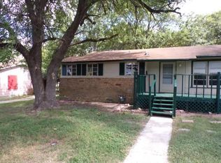 705 Otis St, Taylor, TX 76574
