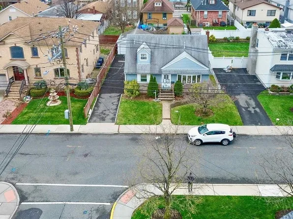 133 Franklin Street image 1 of 22