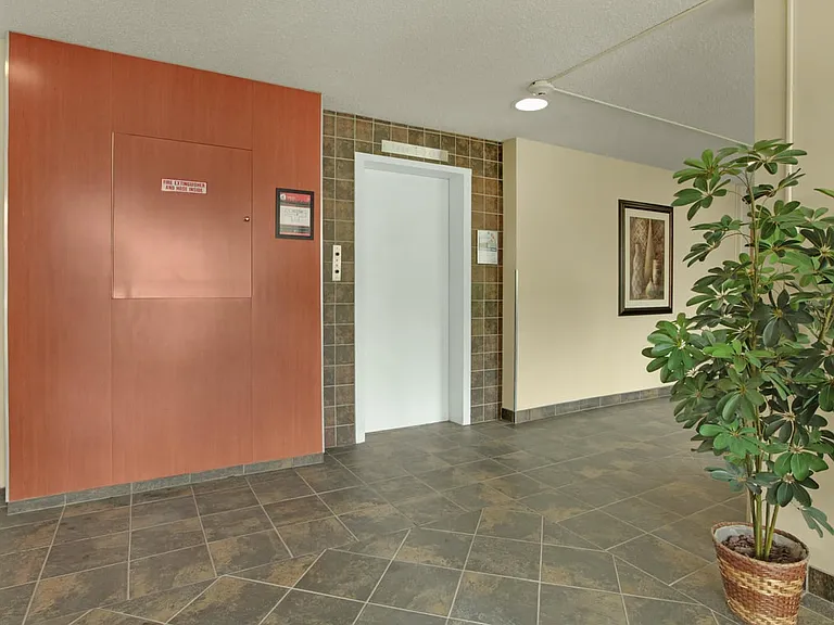 813 13th Ave SW — Photo 10