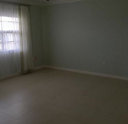 3rd image of 3100 NE 48th St #09